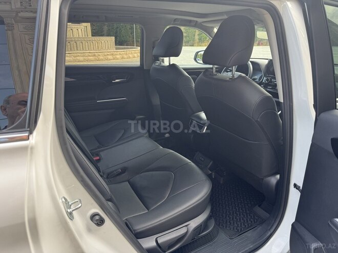 Toyota Highlander-13