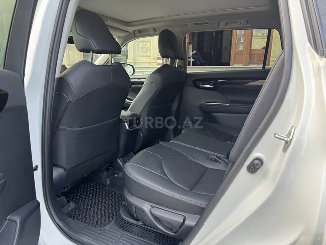 Toyota Highlander-12
