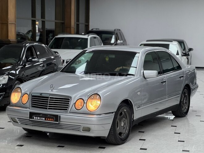 Mercedes E 200-3