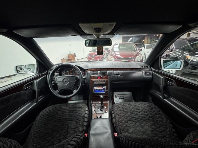 Mercedes E 200-16