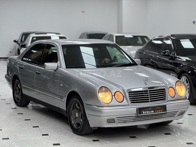 Mercedes E 200-4