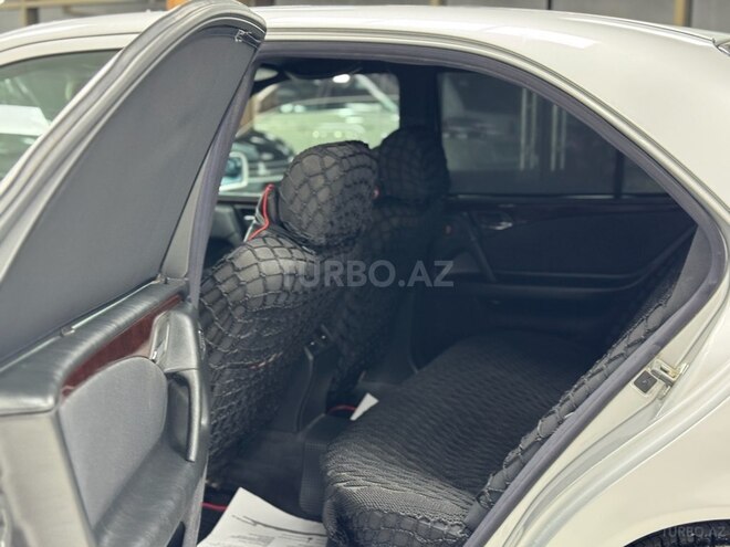 Mercedes E 200-21