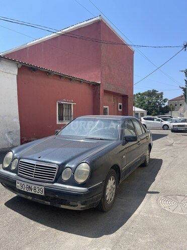 Mercedes E 240 1999, 250,000 km - 2.4 л - Bakı