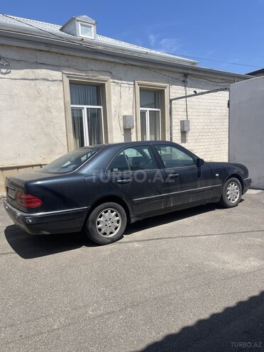 Mercedes E 240 1999, 250,000 km - 2.4 л - Bakı