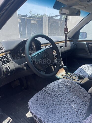 Mercedes E 240 1999, 250,000 km - 2.4 л - Bakı