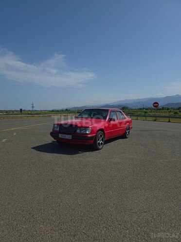 Mercedes E 250 1992, 250,000 km - 2.5 l - Astara