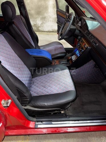 Mercedes E 250 1992, 250,000 km - 2.5 l - Astara