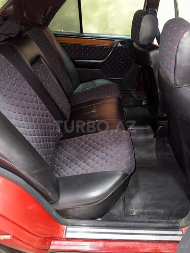 Mercedes E 250 1992, 250,000 km - 2.5 l - Astara