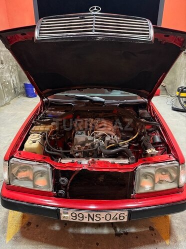 Mercedes E 250 1992, 250,000 km - 2.5 l - Astara