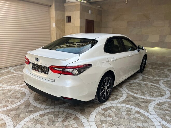 Toyota Camry-5