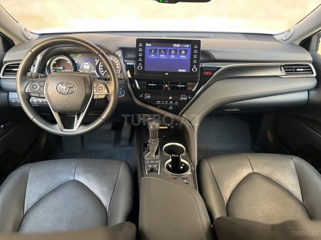 Toyota Camry-8