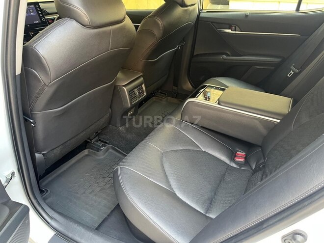 Toyota Camry-14