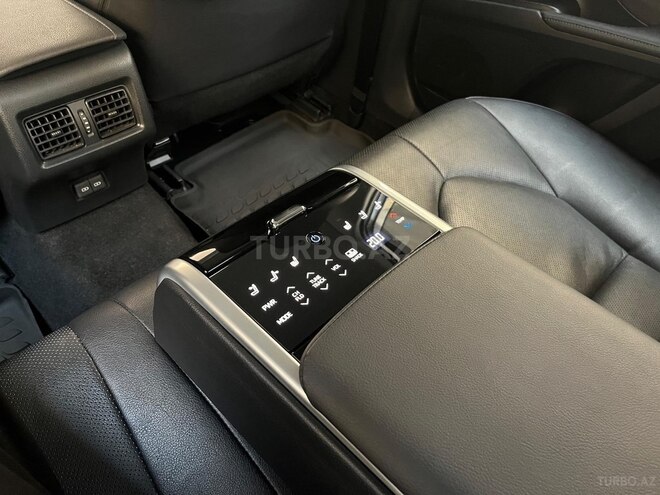 Toyota Camry-15