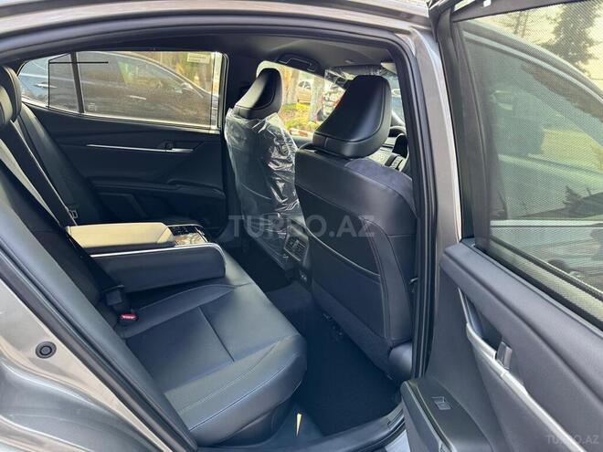 Toyota Camry-18