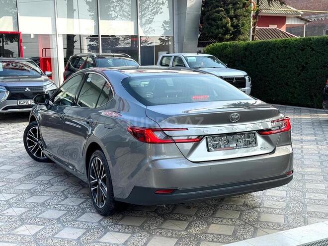 Toyota Camry-7