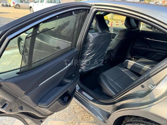 Toyota Camry-12
