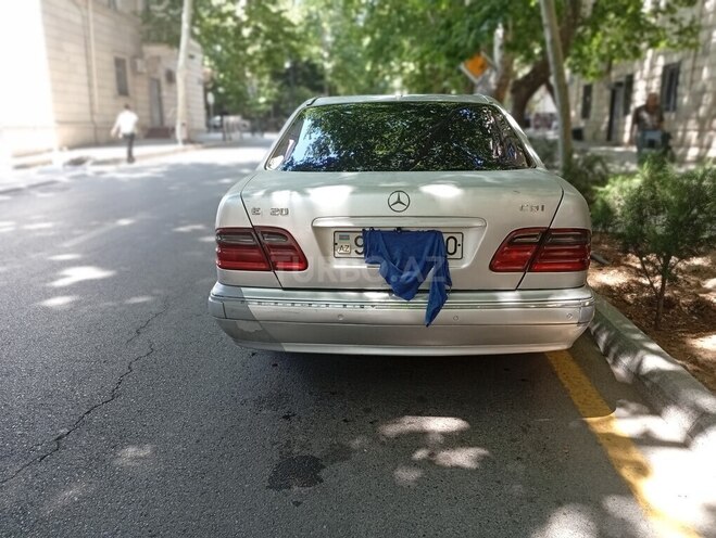 Mercedes E 320 2001, 298,311 km - 3.2 l - Bakı