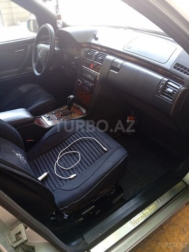 Mercedes E 320 2001, 298,311 km - 3.2 l - Bakı