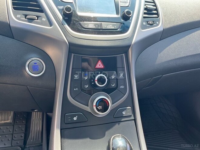 Hyundai Elantra 2015, 238,667 km - 1.8 l - Bakı
