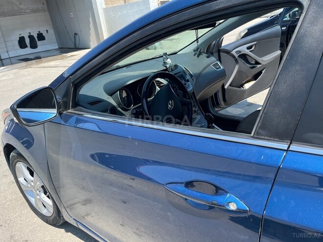 Hyundai Elantra 2015, 238,667 km - 1.8 l - Bakı