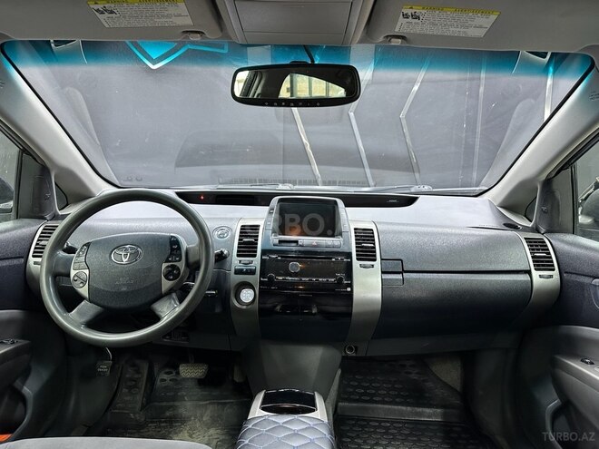 Toyota Prius-11