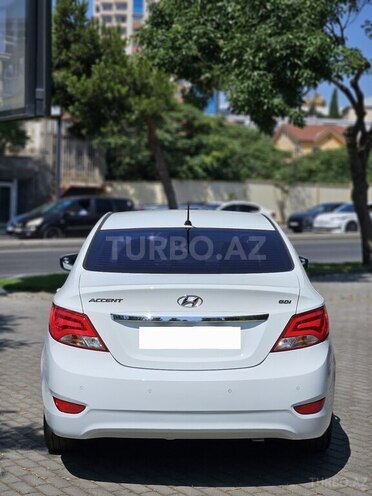 Hyundai Accent 2015, 136,000 km - 1.6 л - Bakı