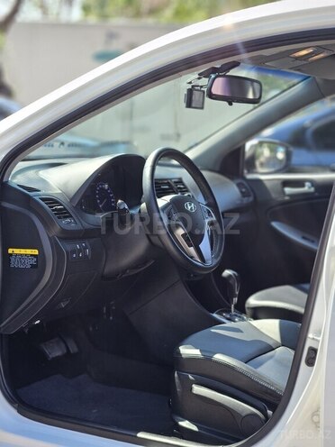Hyundai Accent 2015, 136,000 km - 1.6 л - Bakı