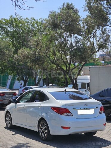 Hyundai Accent 2015, 136,000 km - 1.6 л - Bakı