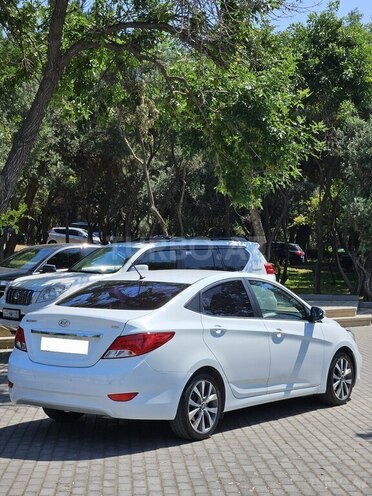 Hyundai Accent 2015, 136,000 km - 1.6 л - Bakı