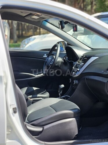 Hyundai Accent 2015, 136,000 km - 1.6 л - Bakı