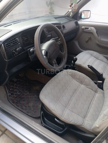 Volkswagen Golf 1992, 250,000 km - 1.6 l - Sumqayıt