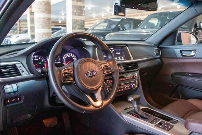 Kia K5-10