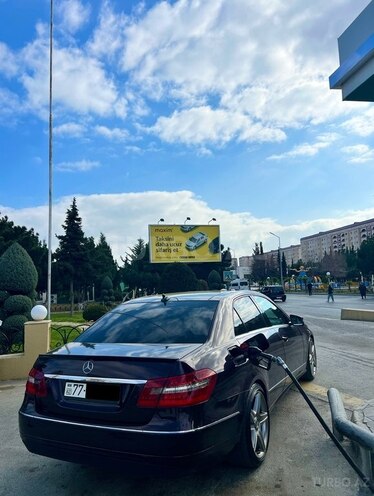 Mercedes E 220 d 2010, 302,000 km - 2.2 l - Bakı