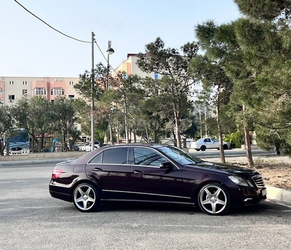 Mercedes E 220 d 2010, 302,000 km - 2.2 l - Bakı
