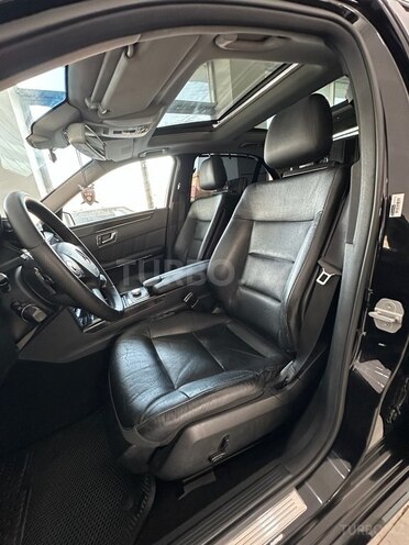 Mercedes E 350-17