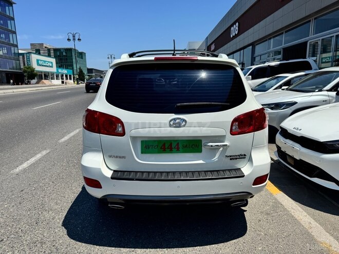 Hyundai Santa Fe-4