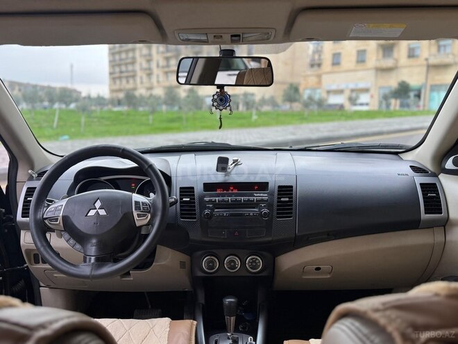 Mitsubishi Outlander 2010, 180,000 km - 3.0 l - Bakı