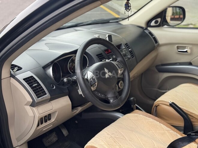 Mitsubishi Outlander 2010, 180,000 km - 3.0 l - Bakı