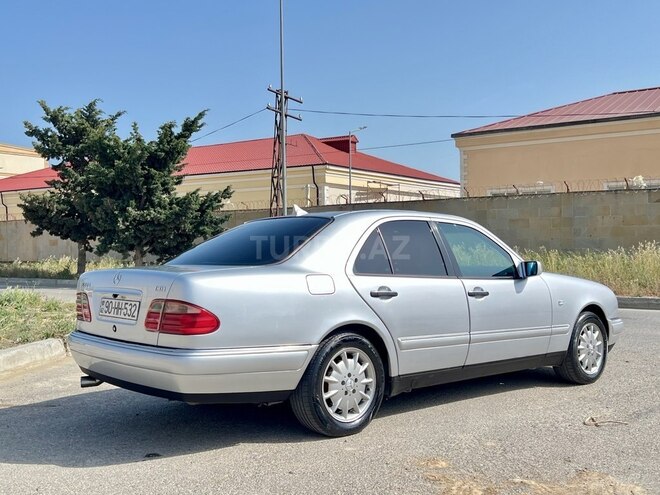 Mercedes E 220 d 1999, 377,200 km - 2.2 l - Bakı