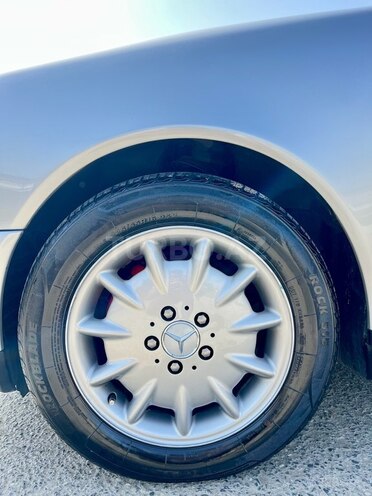 Mercedes E 220 d 1999, 377,200 km - 2.2 l - Bakı