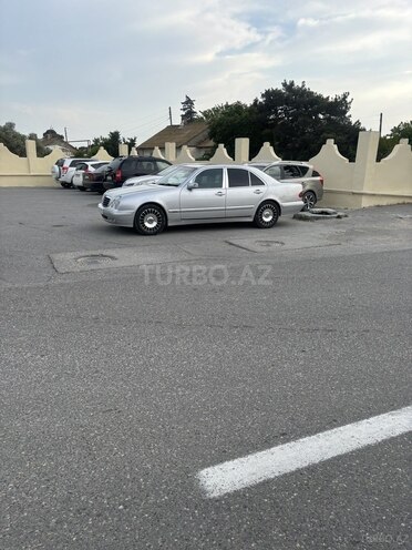 Mercedes E 200 2000, 286,600 km - 2.0 l - Bakı