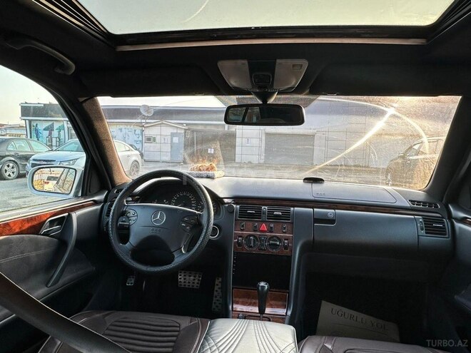 Mercedes E 200 2000, 286,600 km - 2.0 l - Bakı