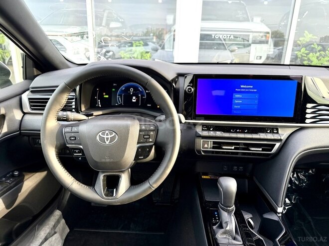 Toyota Camry-13