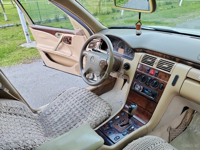 Mercedes E 240 2001, 224,350 km - 2.6 l - Oğuz