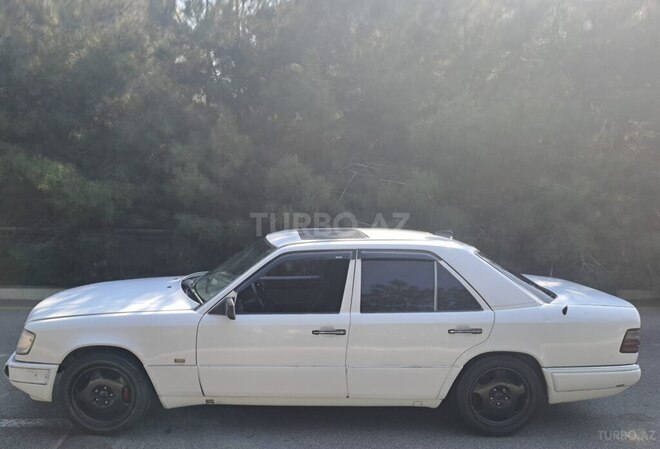 Mercedes E 220 1995, 111,111 km - 2.2 l - Bakı