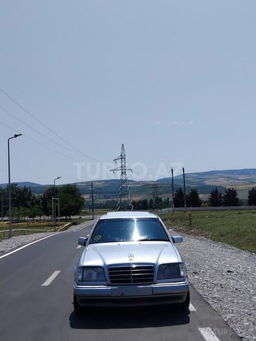 Mercedes E 250 1995, 297,111 km - 2.5 l - İsmayıllı