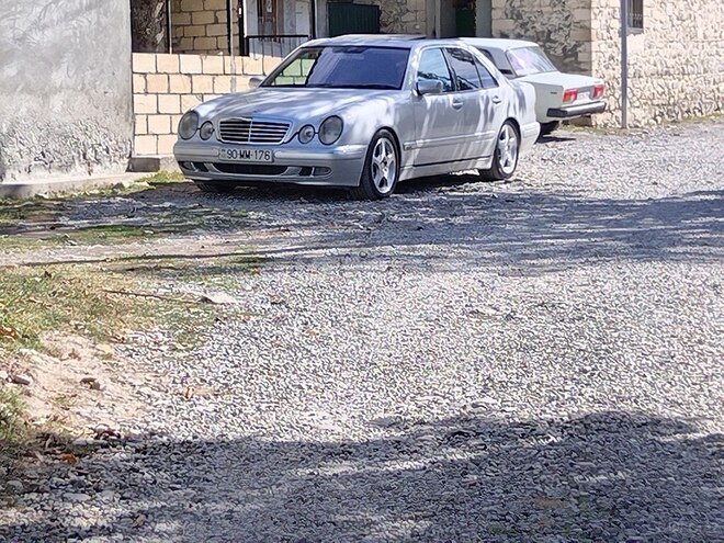 Mercedes E 270 2000, 398,000 km - 2.7 l - Şəki