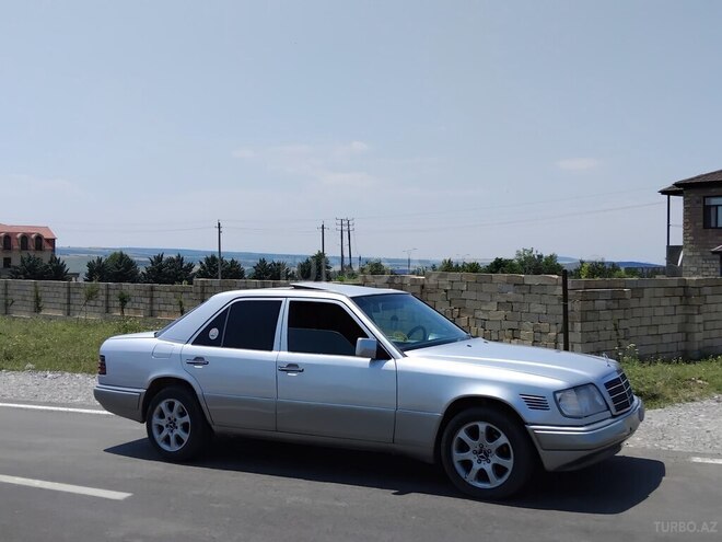 Mercedes E 250 1995, 297,111 km - 2.5 l - İsmayıllı