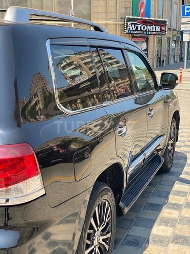Lexus LX 570-17