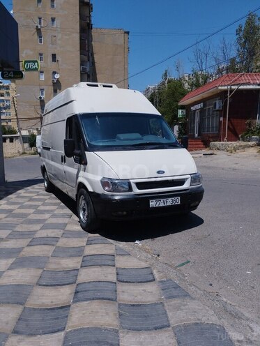 Ford Transit-10